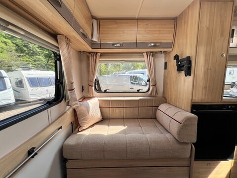 Elddis Majestic 135 21