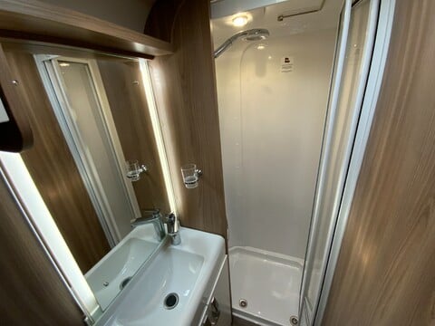 Swift Elegance 580 23