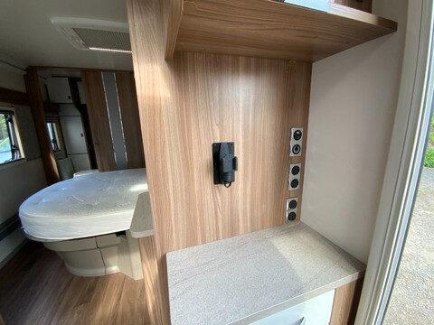 Swift Elegance 580 34