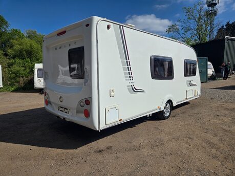Swift Challenger 530  4