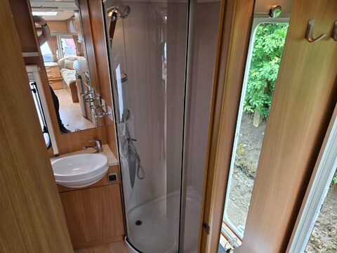 Swift Challenger 530  17