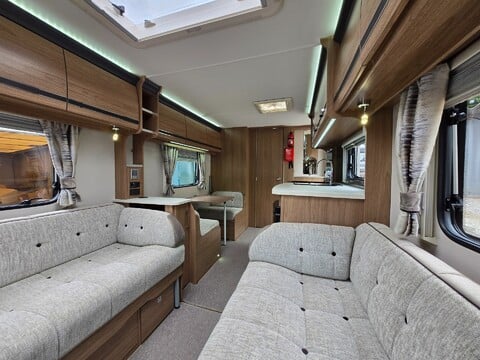 Coachman VIP 520 12