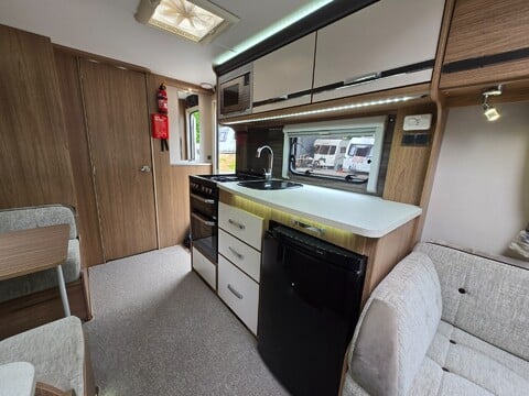 Coachman VIP 520 13