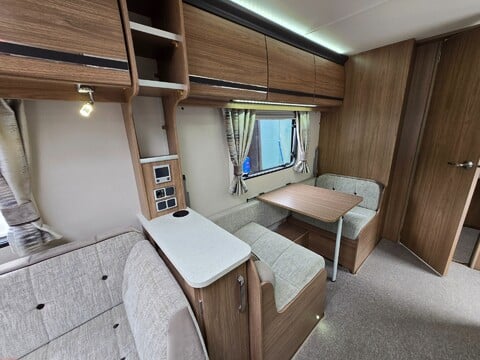 Coachman VIP 520 14