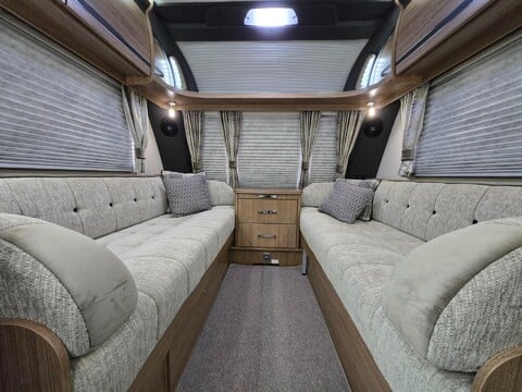 Coachman VIP 520 19