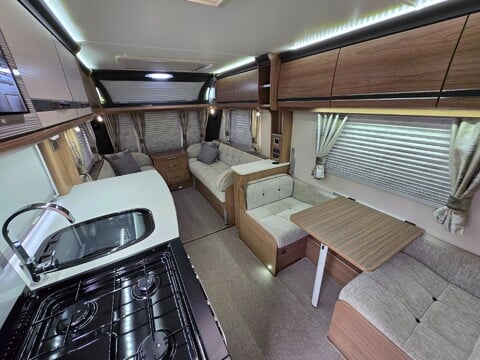 Coachman VIP 520 26