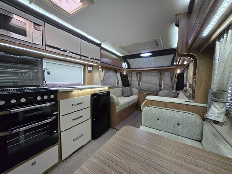 Coachman VIP 520 28
