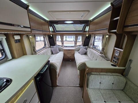 Coachman VIP 520 33