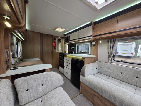 Coachman VIP 520 37