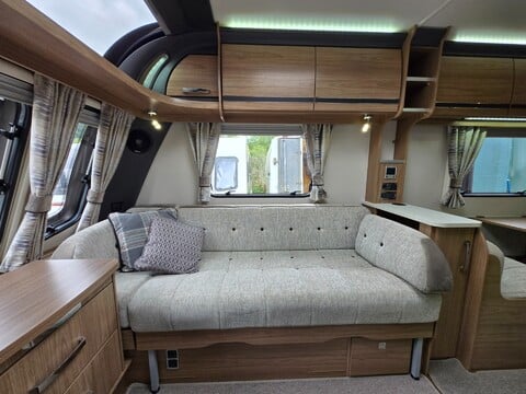 Coachman VIP 520 38