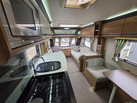 Coachman VIP 520 43