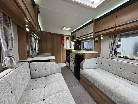 Coachman VIP 520 11