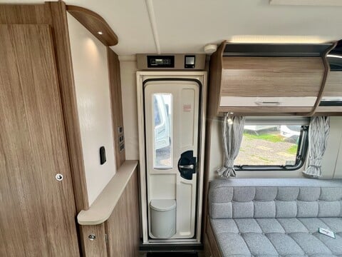 Coachman VIP 565  24