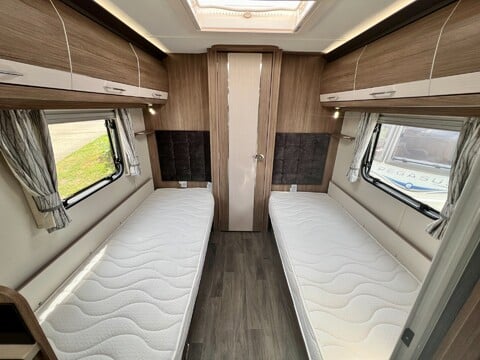 Coachman VIP 565  25