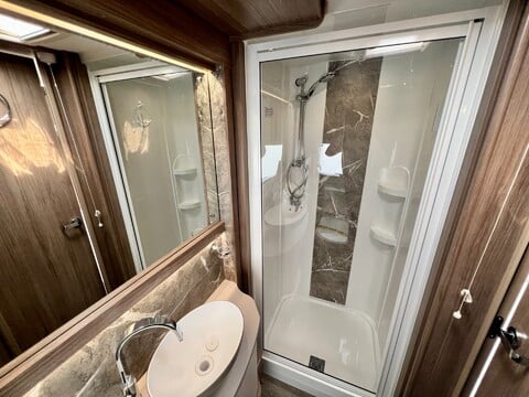 Coachman VIP 565  32