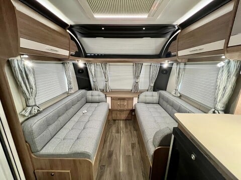 Coachman VIP 565  33