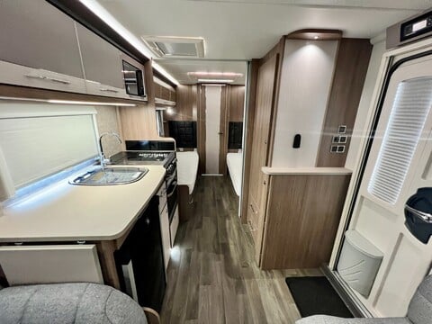Coachman VIP 565  36