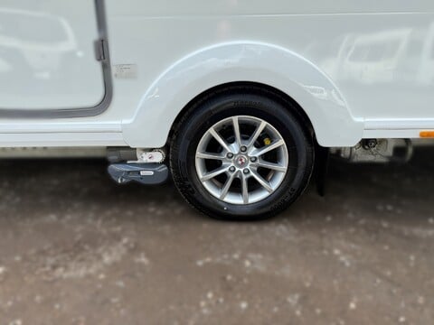 Coachman VIP 565  12