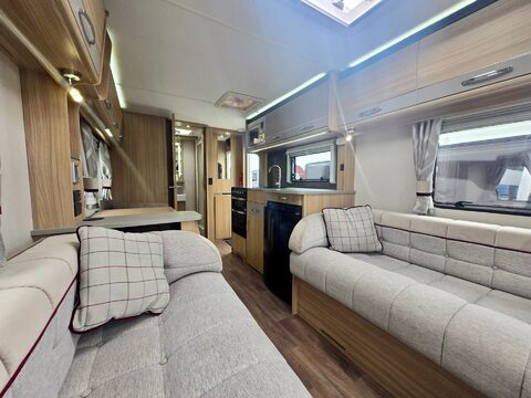 Coachman Pastiche 520 11