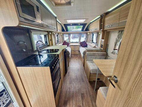 Coachman Pastiche 520 13