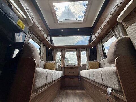 Coachman VIP 460  12