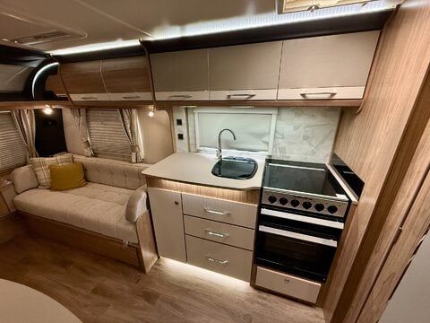 Coachman VIP 460  22