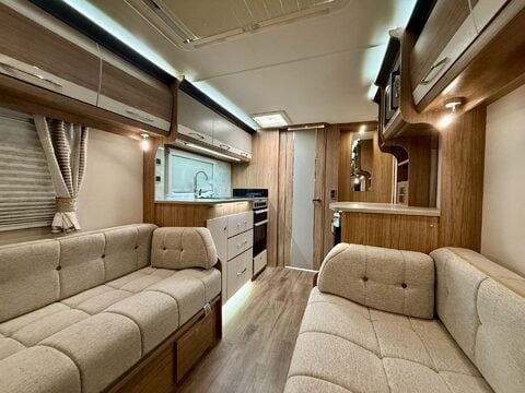 Coachman VIP 460  24