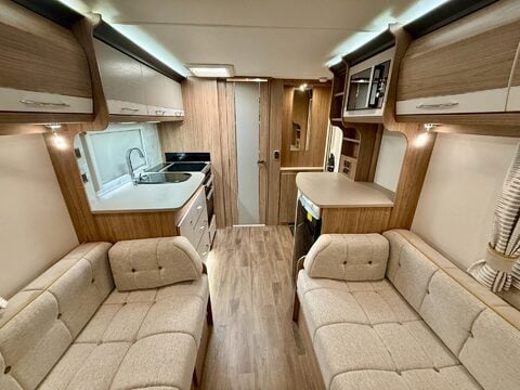 Coachman VIP 460  26
