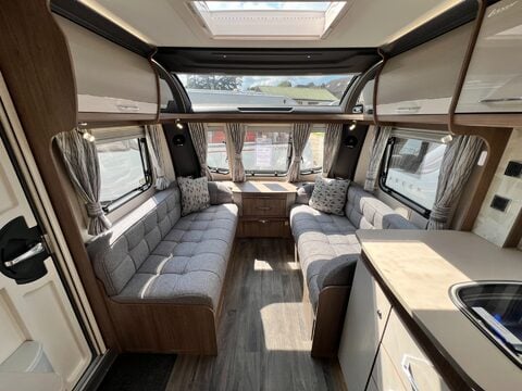 Coachman Laser 665  13