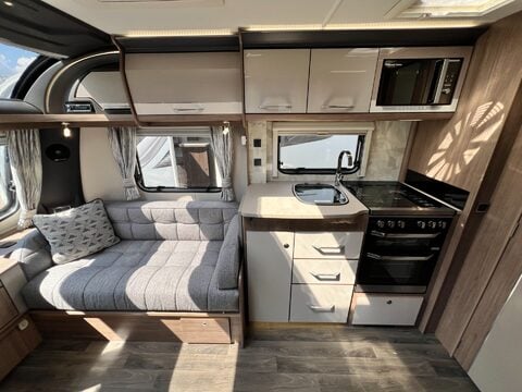Coachman Laser 665  15