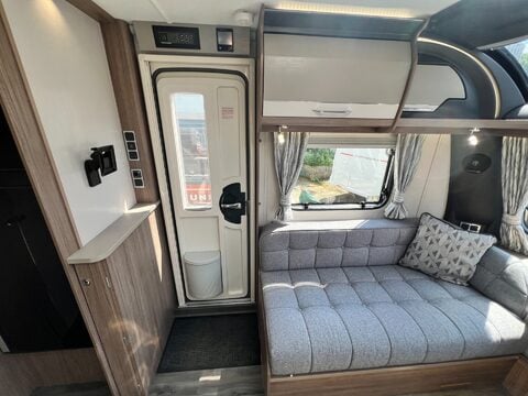 Coachman Laser 665  16
