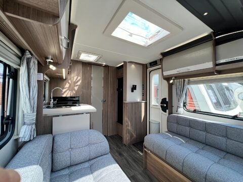 Coachman Laser 665  18