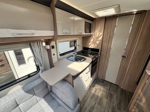 Coachman Laser 665  21