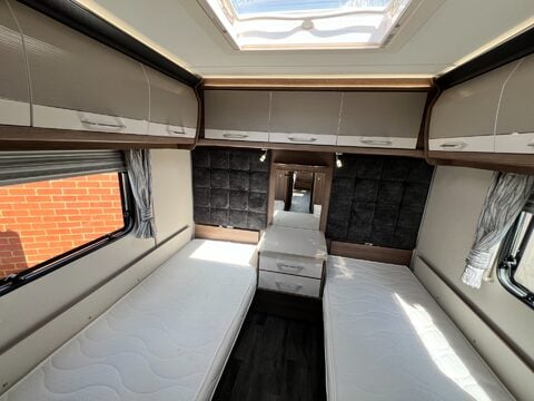 Coachman Laser 665  29