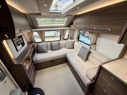 Buccaneer Bermuda  16