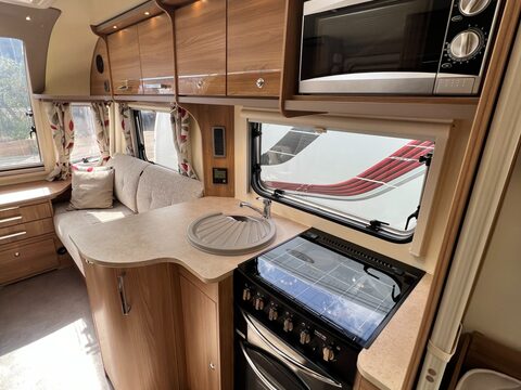 Bailey Pegasus Rimini Platinum 16