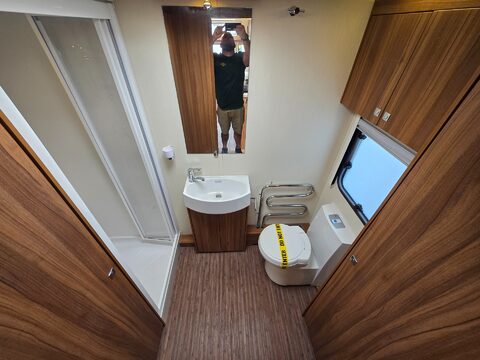 Elddis Affinity  530 Sussex Premier Edition Mayfield 9