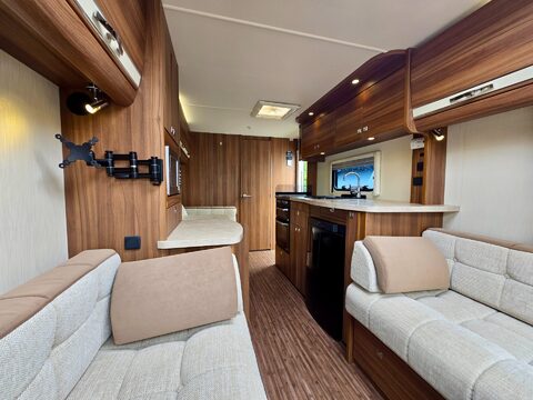 Elddis Affinity  530 Sussex Premier Edition Mayfield 12
