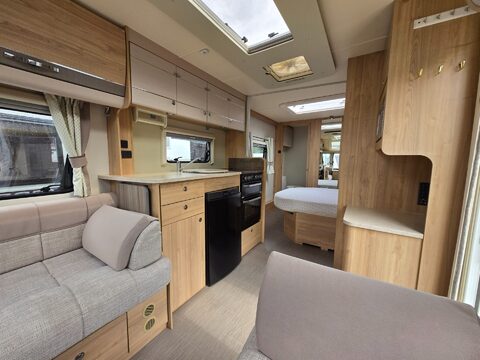 Elddis Avante Sussex Premier Edition Midhurst 12