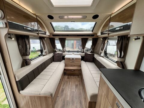 Swift Conqueror 580 15