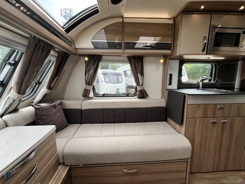 Swift Conqueror 580 19