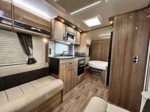 Swift Conqueror 580 32
