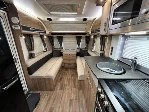 Swift Conqueror 580 33