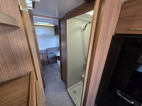 Bailey Phoenix 760  23