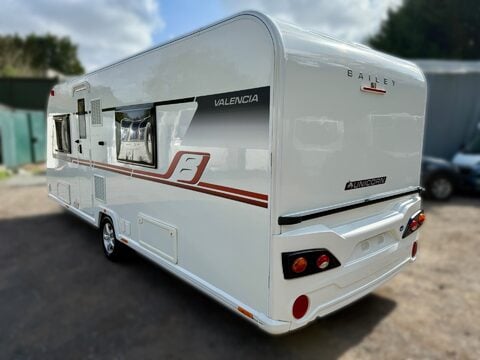 Bailey Unicorn Valencia 9