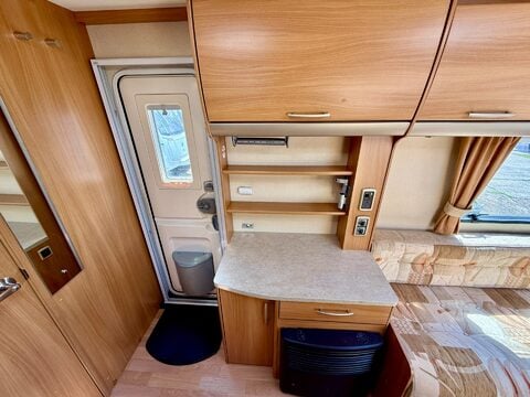 Swift Charisma 230 22
