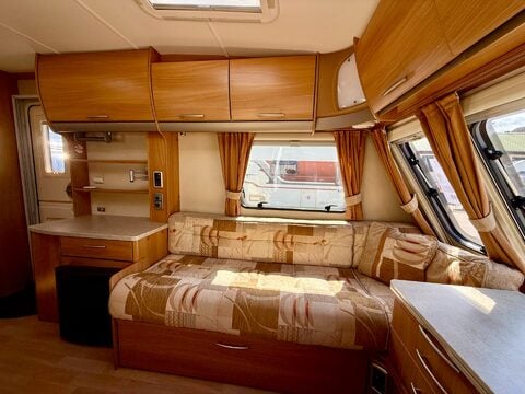 Swift Charisma 230 16