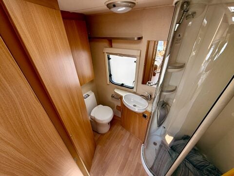 Swift Charisma 230 23