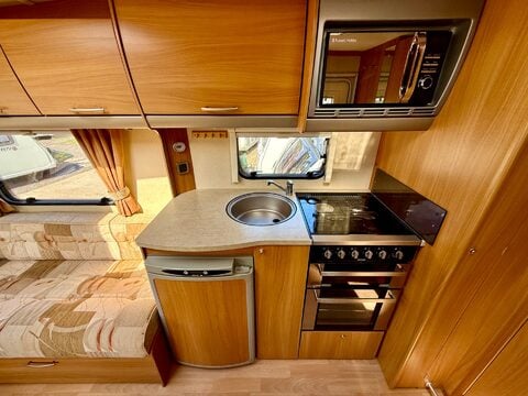Swift Charisma 230 21