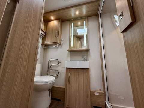 Coachman Pastiche 460 21